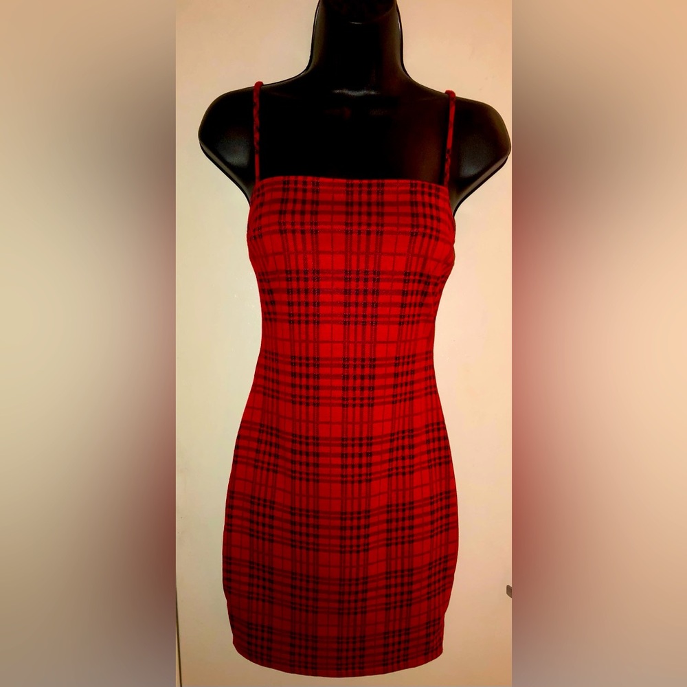 💜💜 3/$15 SALE 💜💜WINDSOR - RED PLAID MINI Junior size 5